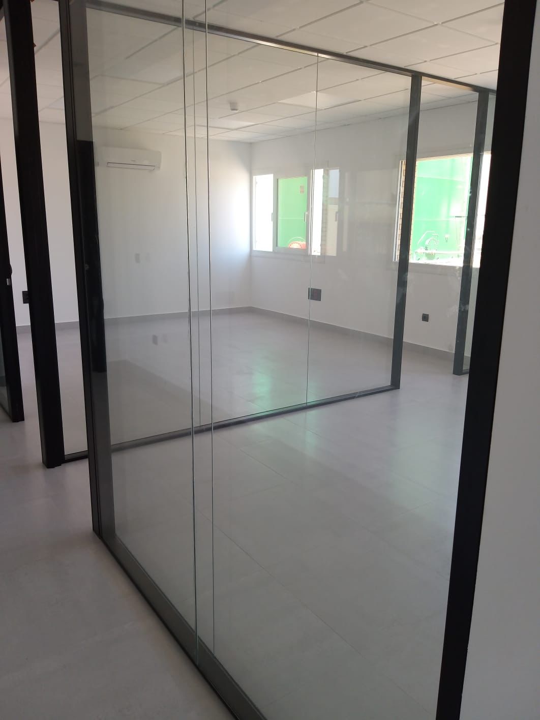 Obra Oficina Decal Ventanales